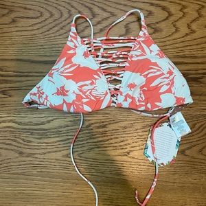 NWT O’Neill reversible bathing suit top